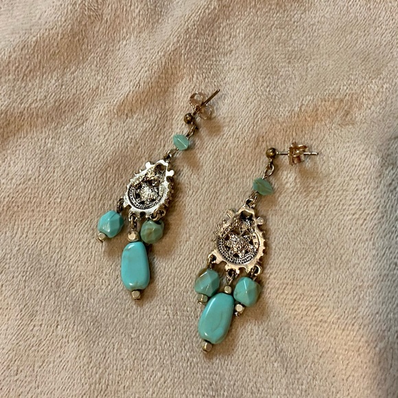 Vintage Avon NR Stamped BOHO Style Turquoise color Earrings with posts - Picture 9 of 12